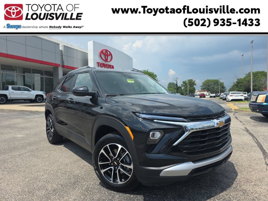 Used 2025 Chevrolet TrailBlazer LT AWD/4WD image 1
