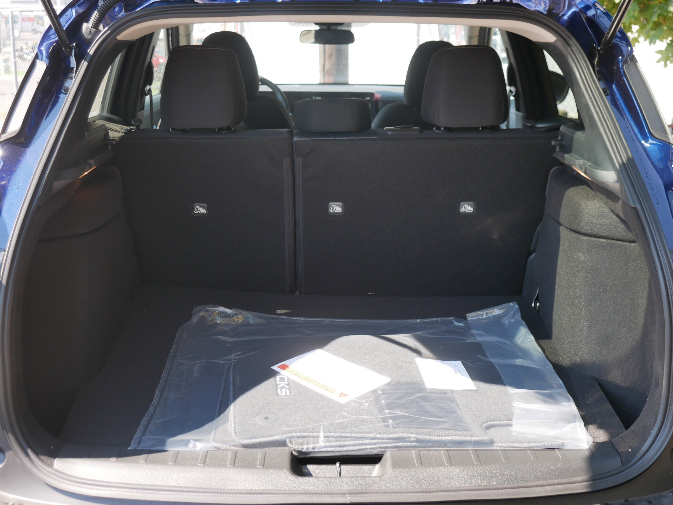 New 2025 Nissan Kicks SV w/ SV Premium Package image 20