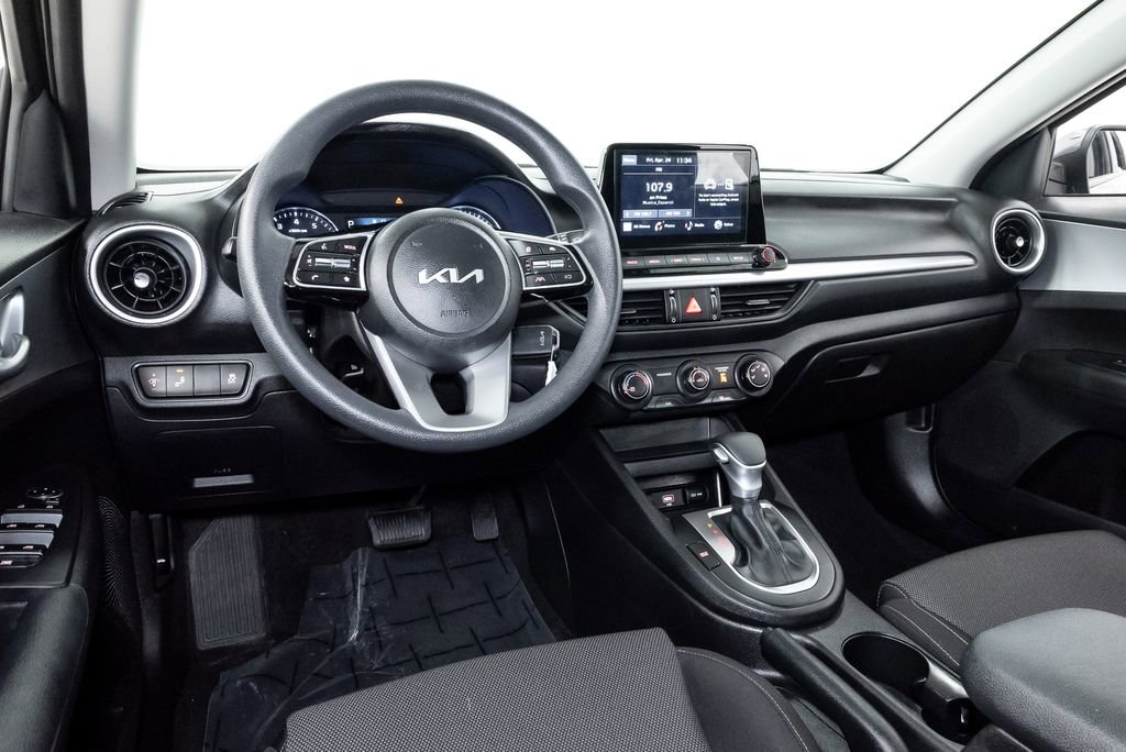 Certified 2023 Kia Forte LXS w/ LXS Technology Package FWD image 7