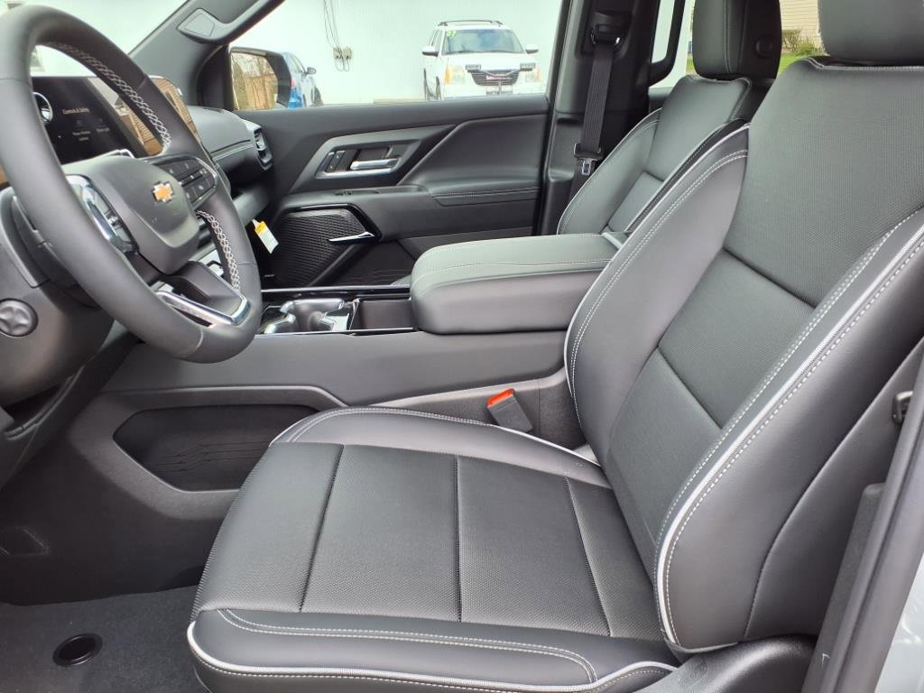 New 2025 Chevrolet Silverado EV LT image 6
