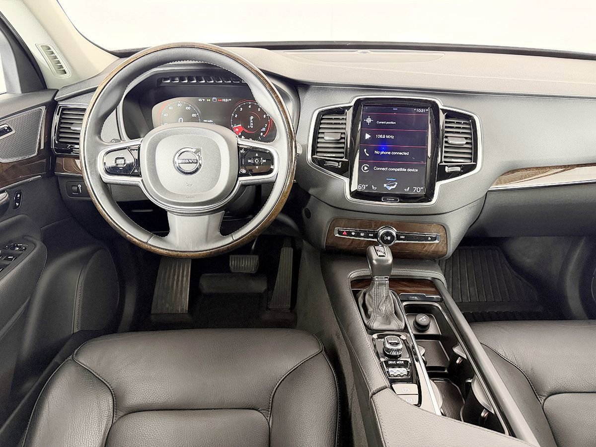 Used 2016 Volvo XC90 T6 Momentum w/ Momentum Plus Package AWD/4WD image 54