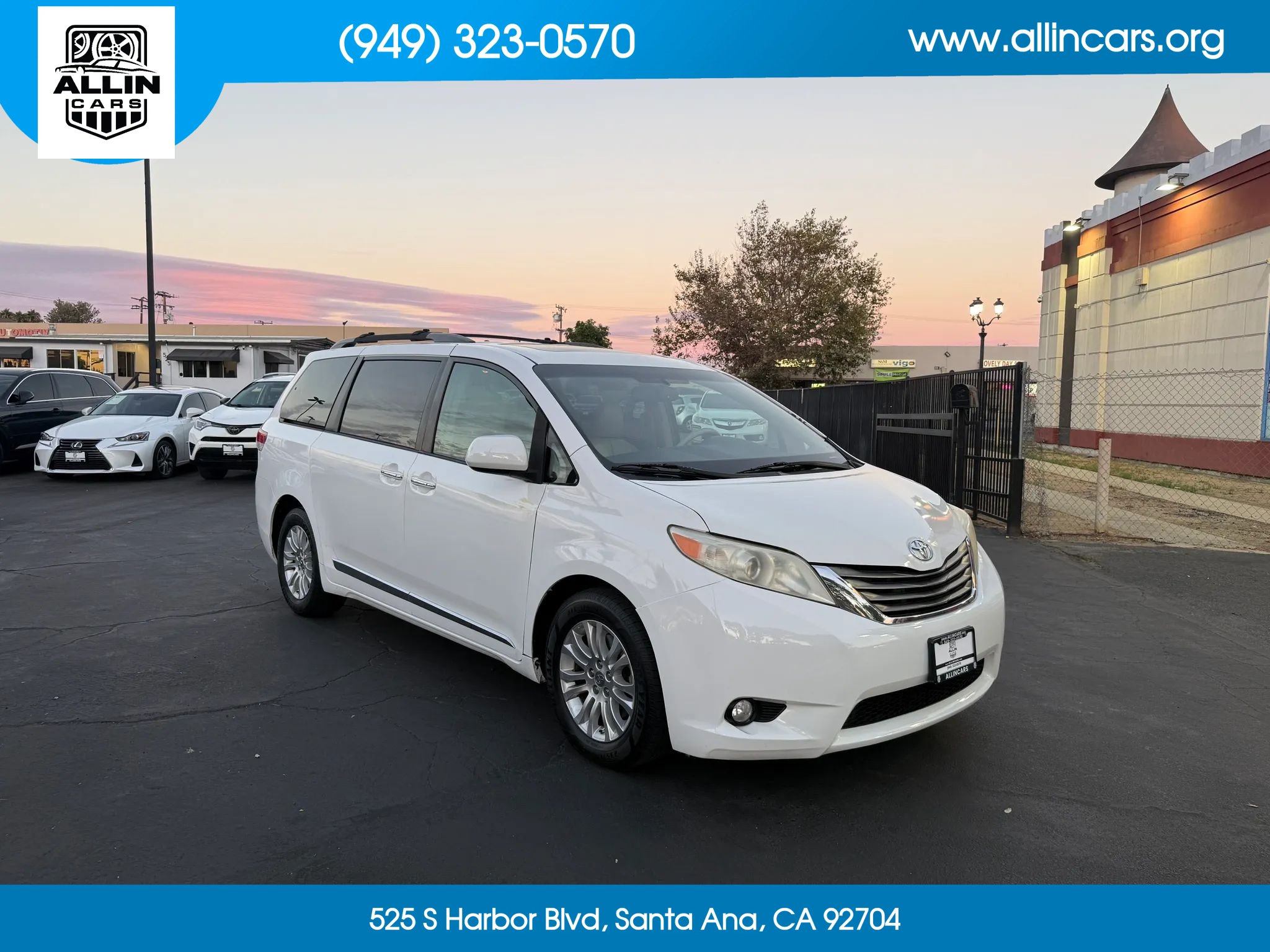 Used 2012 Toyota Sienna XLE FWD image 3