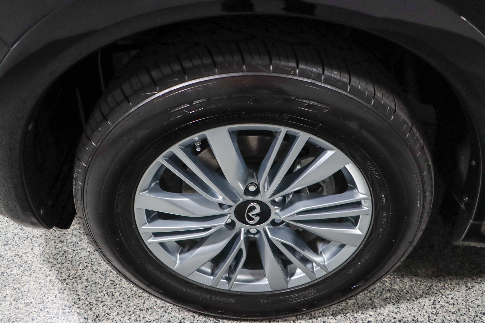 Used 2022 INFINITI QX80 Luxe w/ Cargo Package image 11