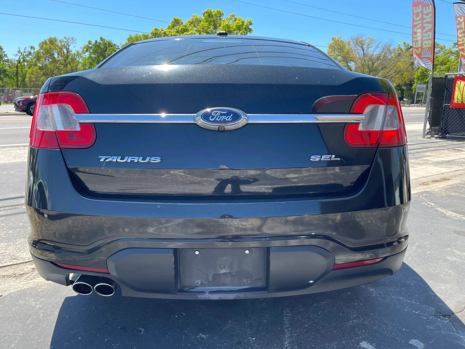 Used 2011 Ford Taurus SEL w/ 202A Rapid Spec Order Code image 5