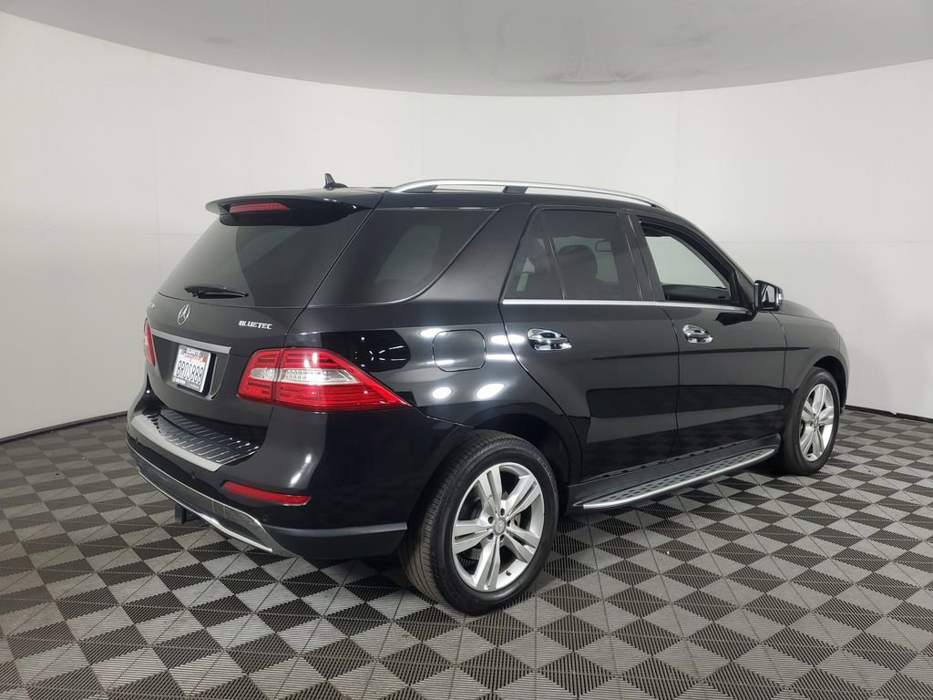 Used 2015 Mercedes-Benz ML 250 BlueTEC 4MATIC image 4