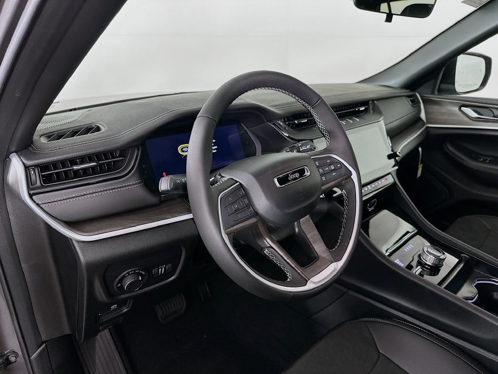 New 2026 Jeep Grand Cherokee L 4WD image 13