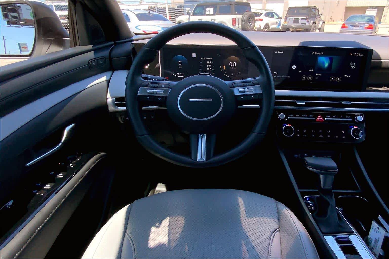 Used 2025 Hyundai Santa Cruz Limited AWD/4WD image 6