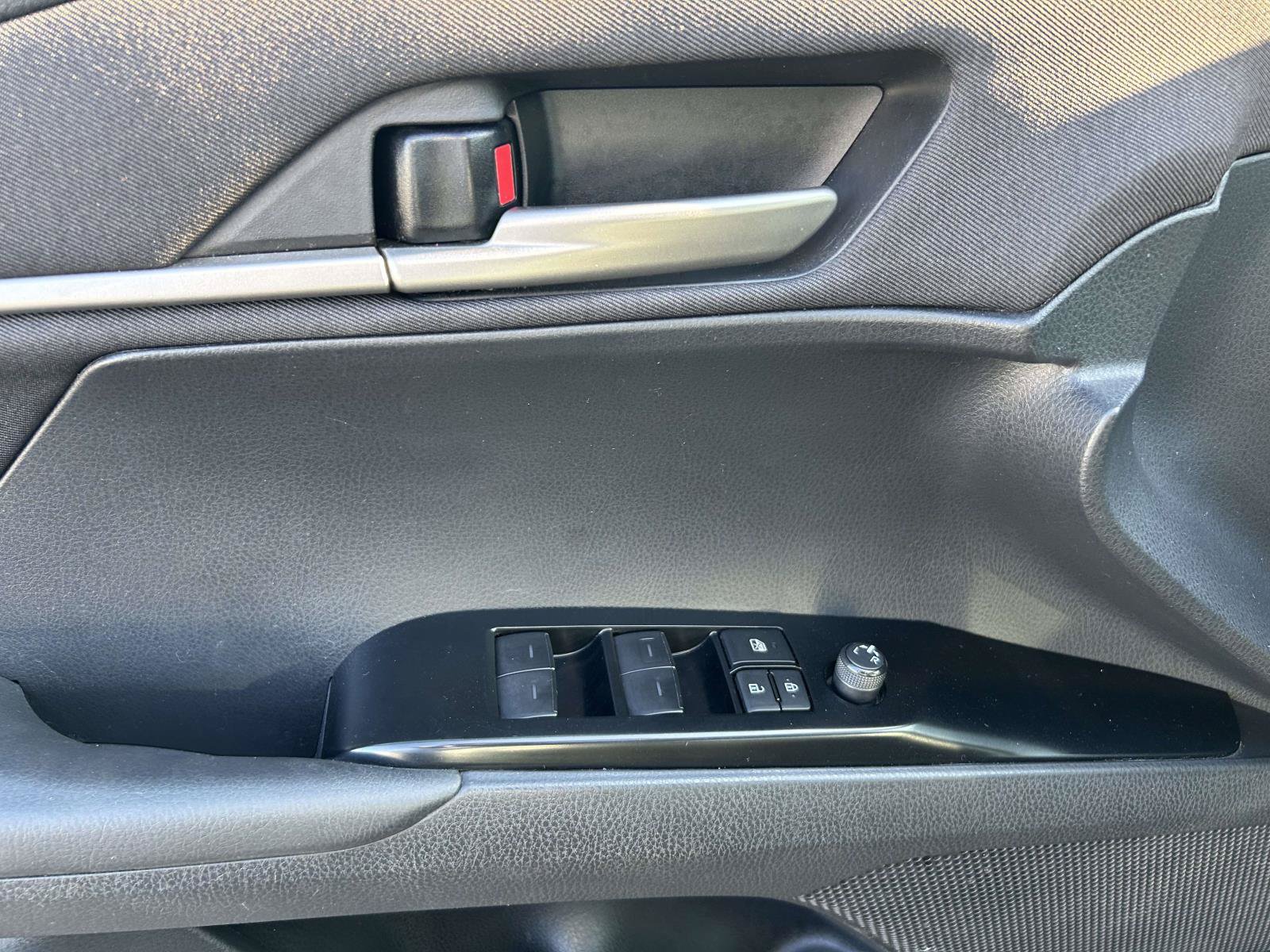 Used 2025 Toyota Camry LE FWD image 22