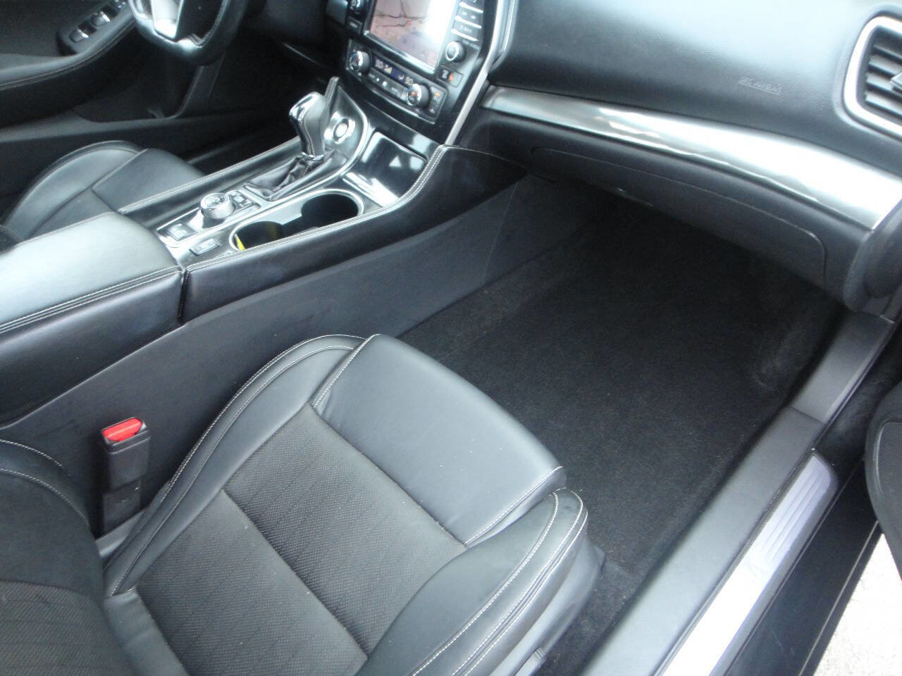 Used 2019 Nissan Maxima 3.5 SV w/ Floor Mat Group FWD image 16