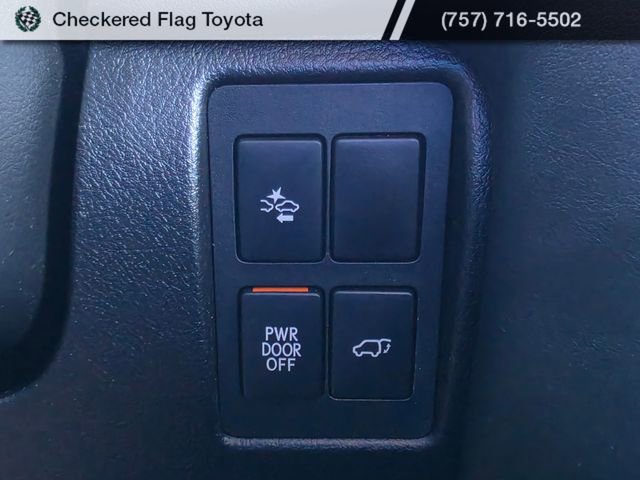 Used 2018 Lexus LX 570 4WD w/ Luxury Package image 16