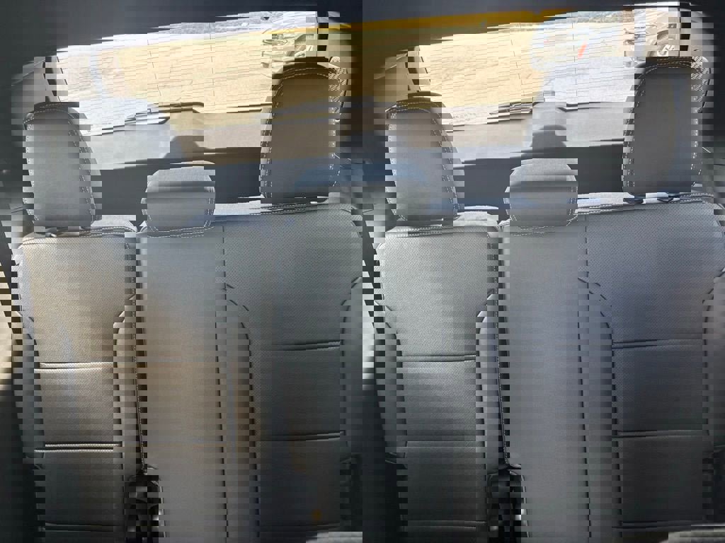 New 2026 Chevrolet Traverse LT image 14