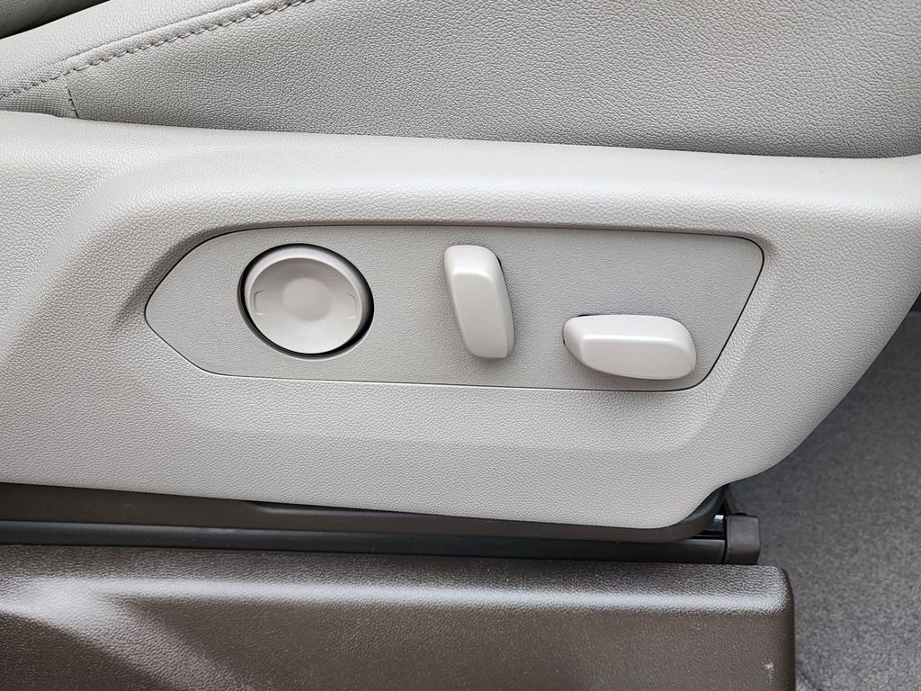 New 2026 GMC Sierra 1500 SLT w/ SLT Premium Plus Package image 39