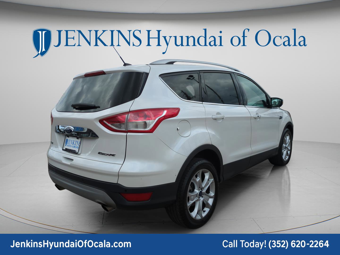 Used 2016 Ford Escape Titanium FWD image 3