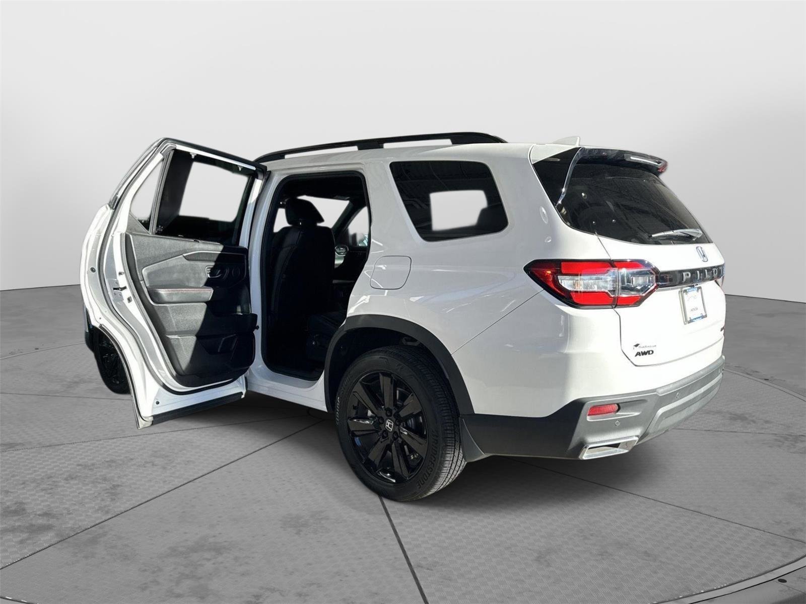 Certified 2025 Honda Pilot Black Edition image 35