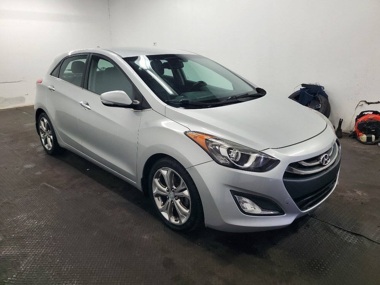 Used 2014 Hyundai Elantra GT w/ Option Group 02 FWD image 3
