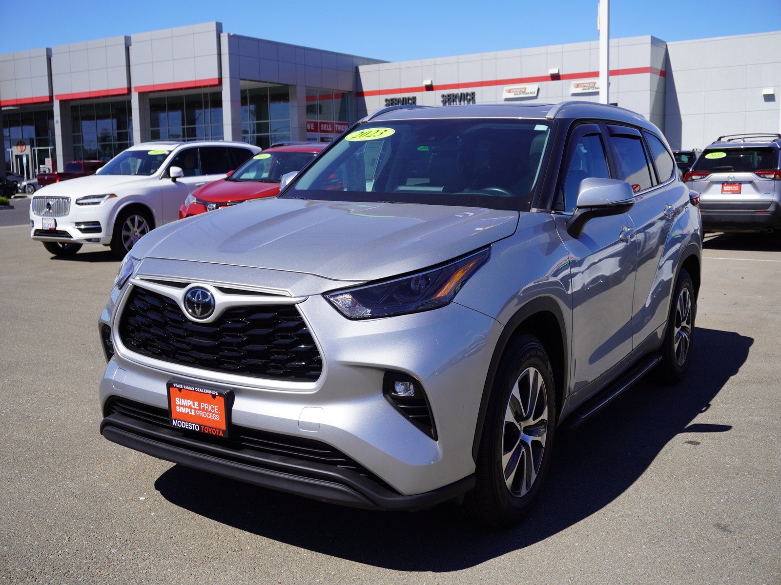 Used 2023 Toyota Highlander XLE FWD image 7