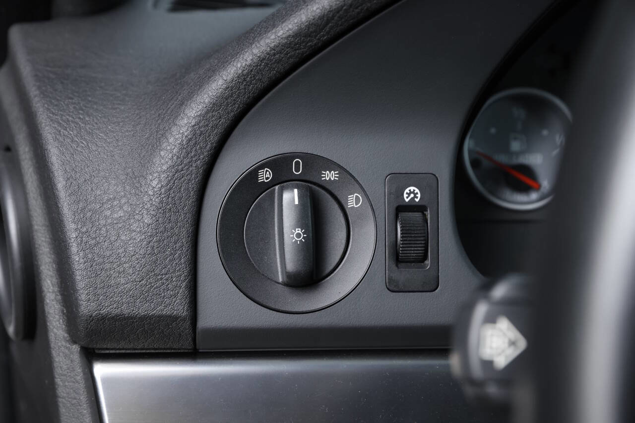 Used 2003 BMW M5 image 60