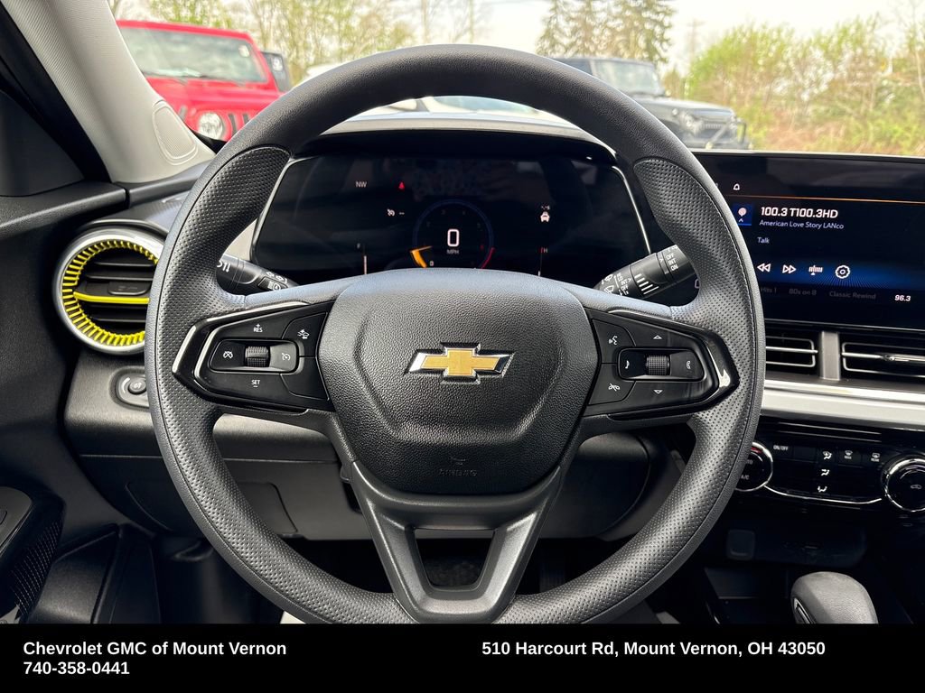 Used 2024 Chevrolet Trax LT FWD image 17