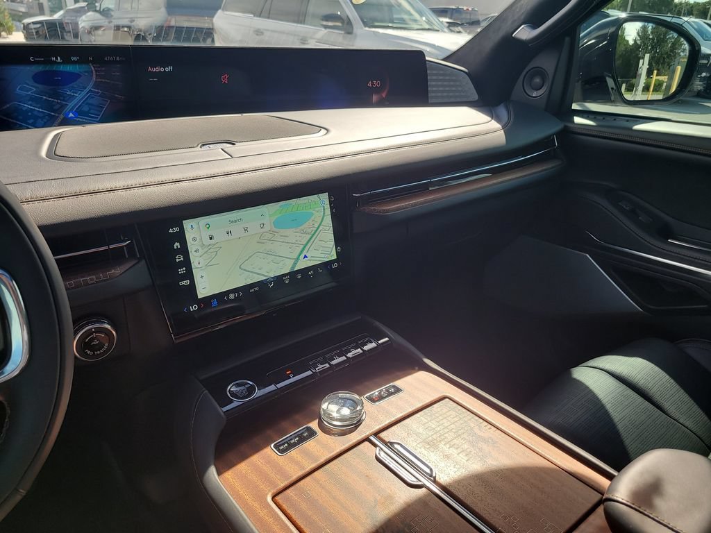 Used 2025 Lincoln Navigator L Black Label AWD/4WD image 23