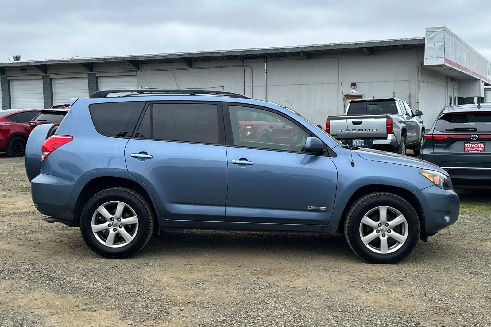 Used 2007 Toyota RAV4 Limited AWD/4WD image 4