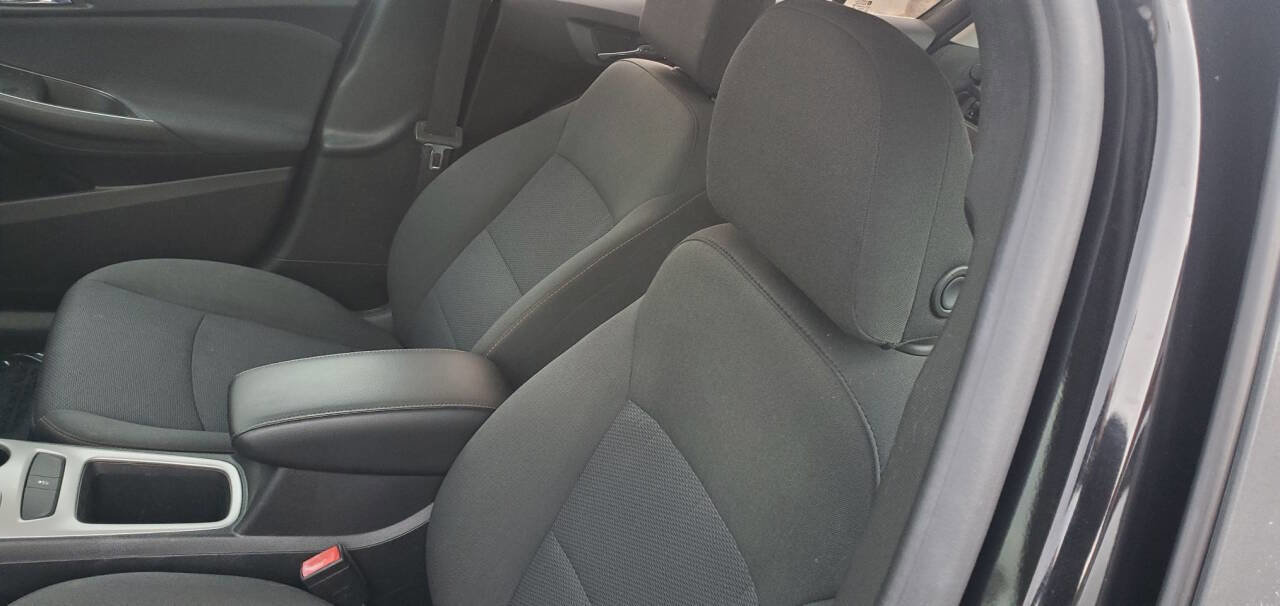 Used 2018 Chevrolet Cruze LS image 20