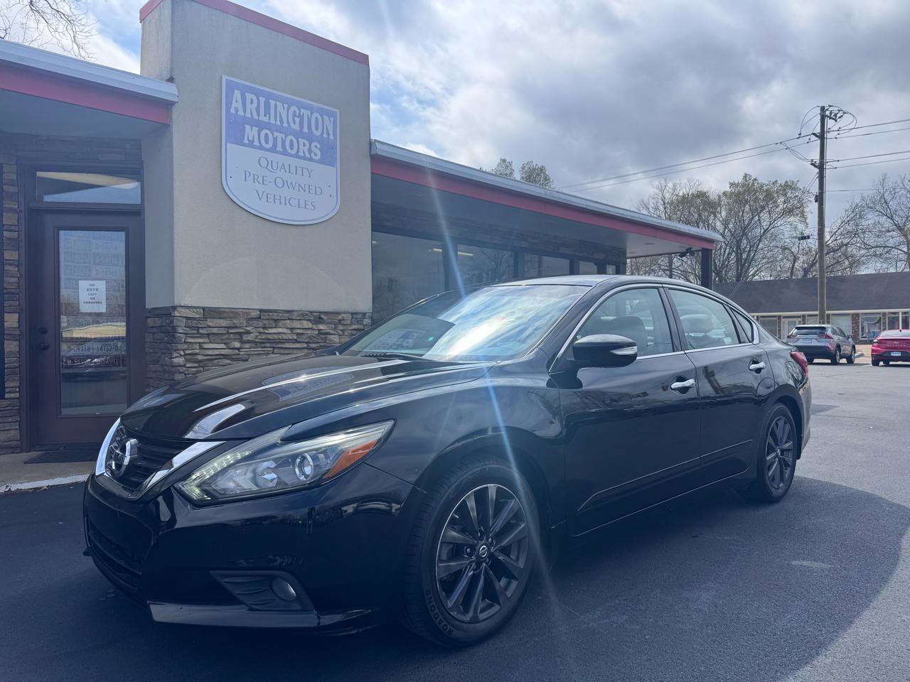 Used 2016 Nissan Altima 2.5 SL w/ 2.5 Technology w/LED Package FWD image 2