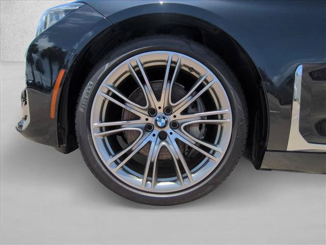 Used 2022 BMW 740i w/ Premium Package RWD image 24