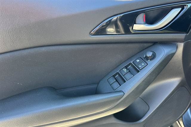 Used 2015 MAZDA MAZDA3 i Sport FWD image 10
