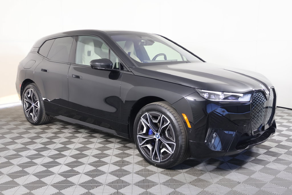 Used 2024 BMW iX xDrive50 w/ Sport Package AWD/4WD image 3