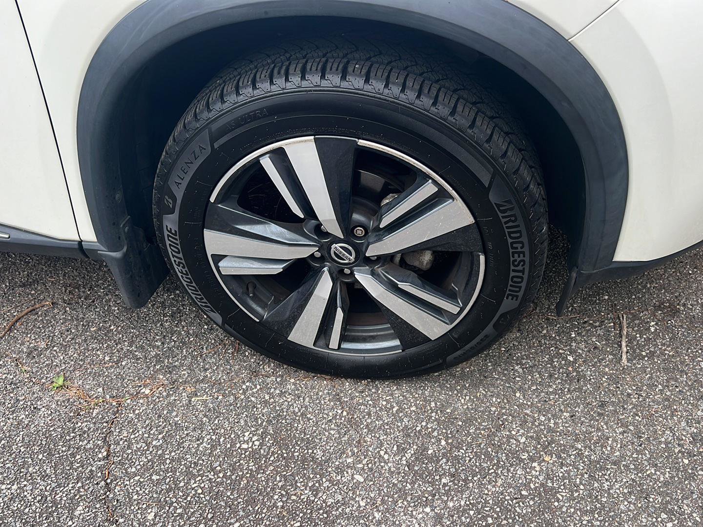 Used 2021 Nissan Rogue SL w/ Premium Package image 6