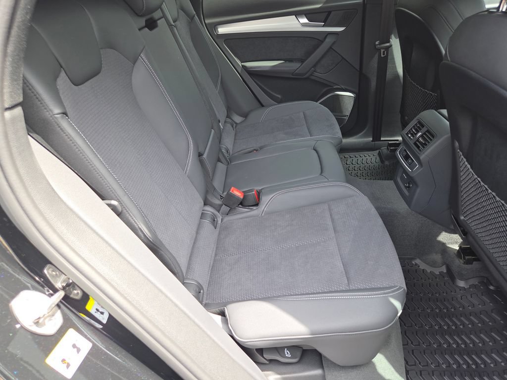 Certified 2024 Audi Q5 e Premium Plus AWD/4WD image 4