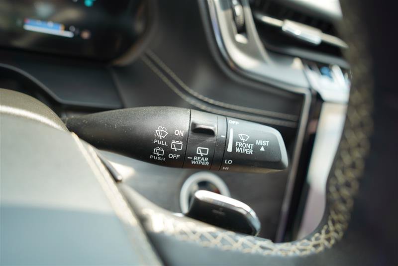 Used 2023 Jeep Grand Cherokee Overland AWD/4WD image 74