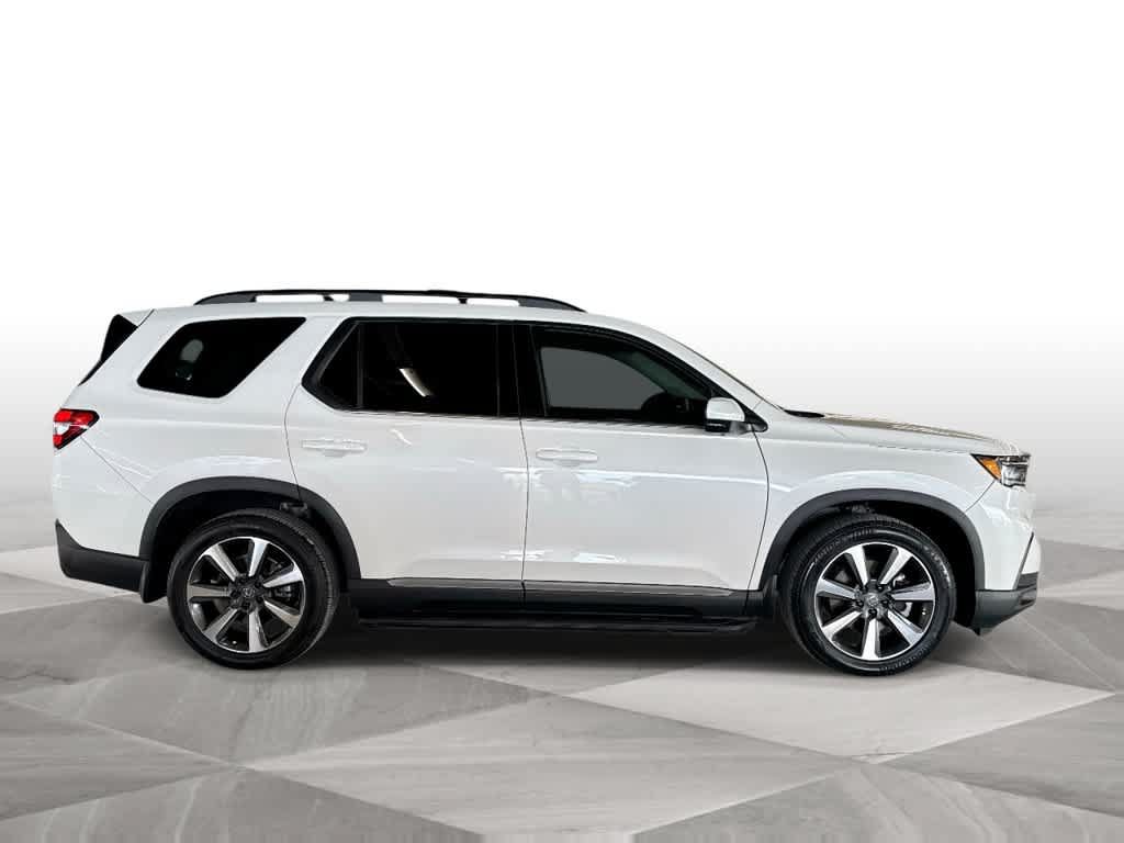 Used 2025 Honda Pilot Elite image 9
