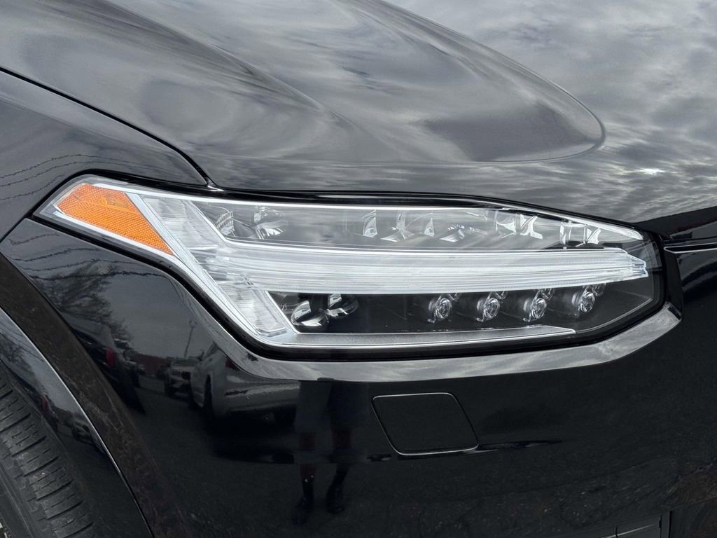 Certified 2023 Volvo XC90 B5 Core w/ Climate Package image 10