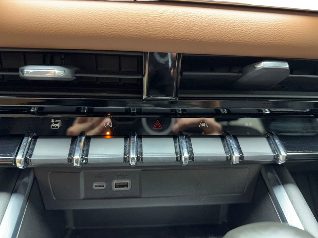 Used 2024 GMC Canyon AT4 w/ AT4 Premium Package image 35