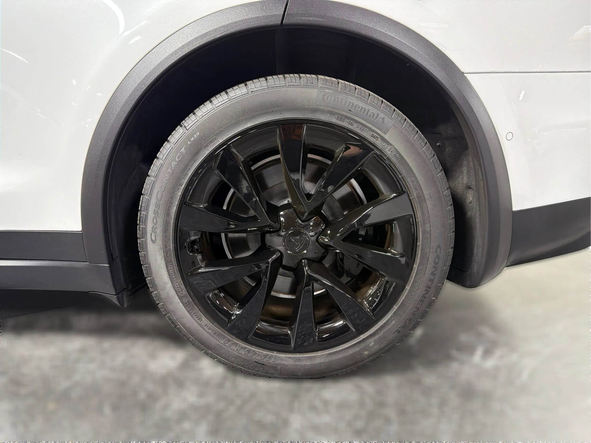 Used 2022 Tesla Model X Plaid image 23