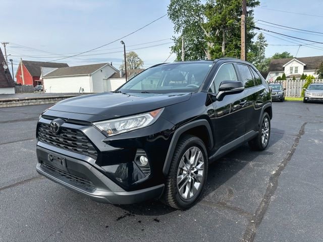 Used 2019 Toyota RAV4 XLE Premium w/ Cold Weather Package AWD/4WD image 3