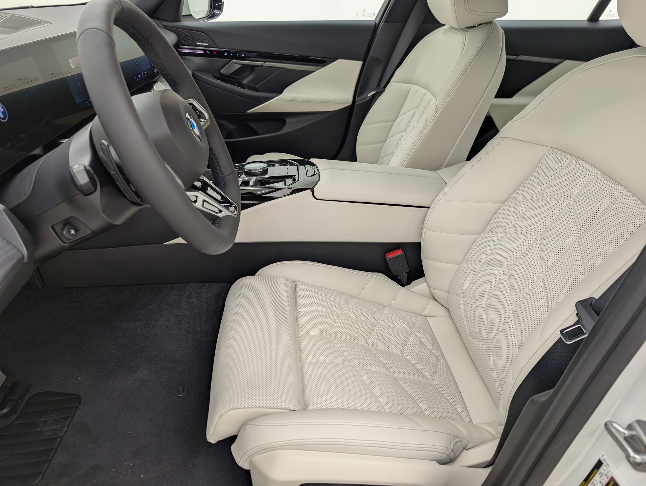 New 2026 BMW 530i w/ M Sport Package RWD image 5