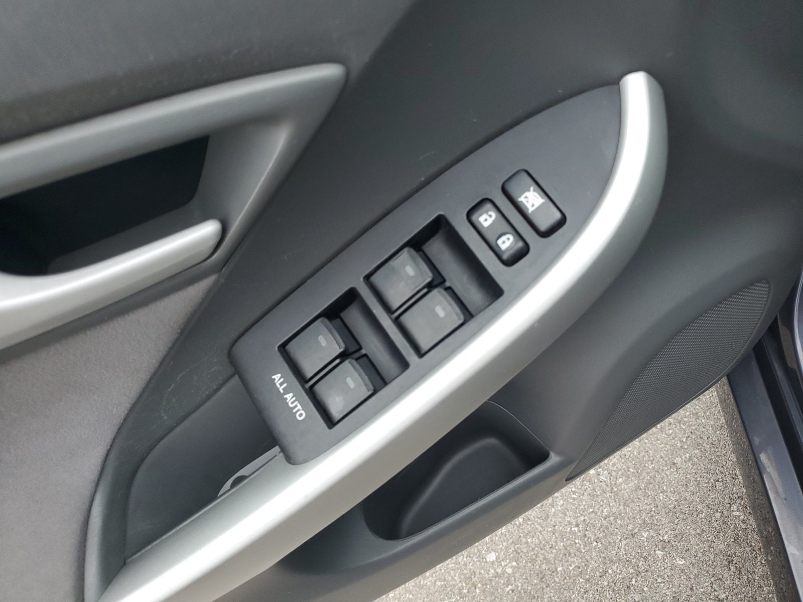 Used 2010 Toyota Prius Two FWD image 21