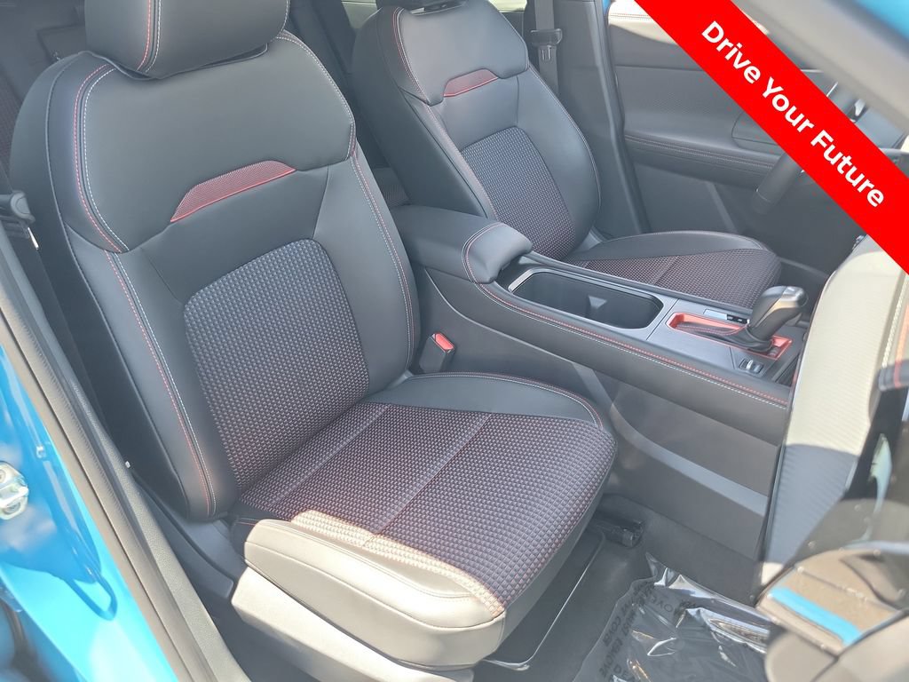 Certified 2025 Nissan Kicks SR FWD image 21