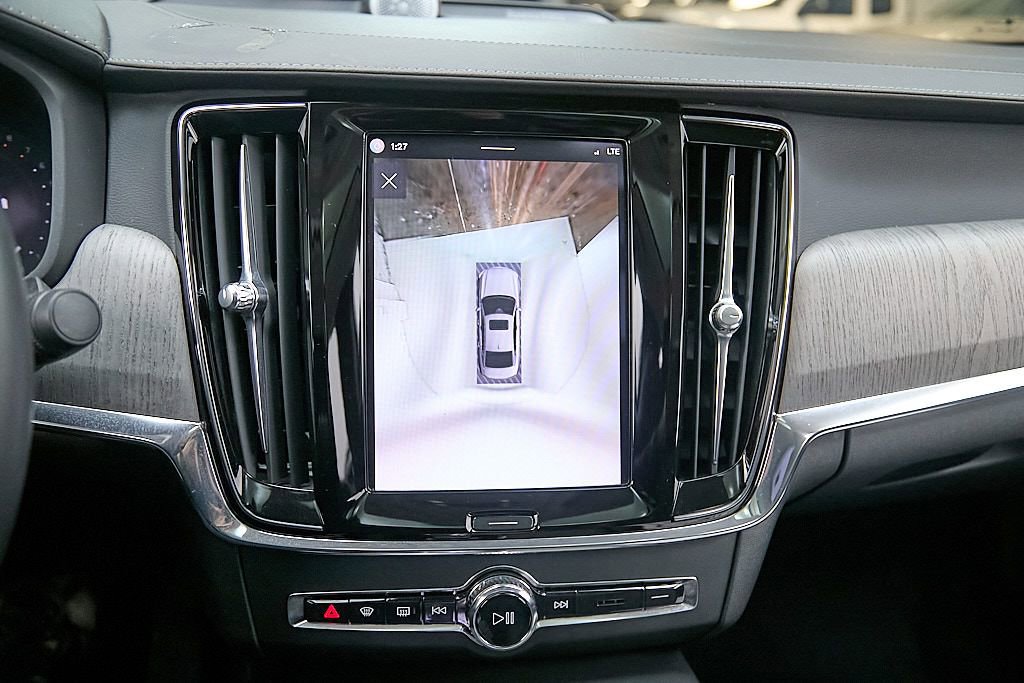 Certified 2023 Volvo S90 B6 Ultimate w/ Lounge Package image 34