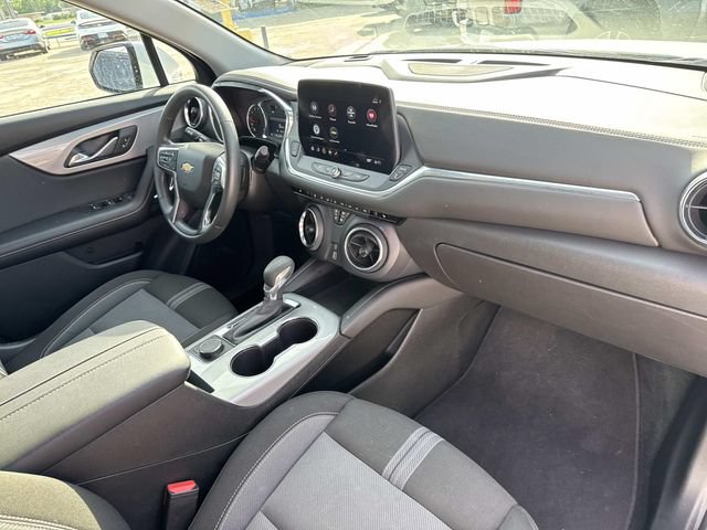 Used 2025 Chevrolet Blazer LT FWD image 30