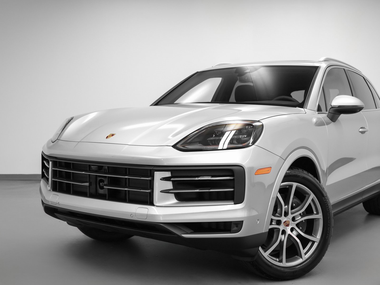 Used 2025 Porsche Cayenne image 7