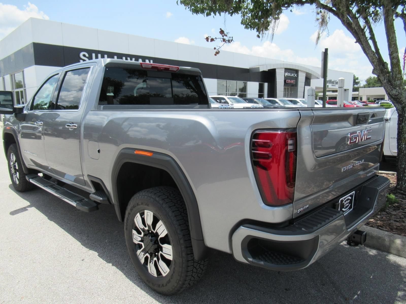 New 2026 GMC Sierra 2500 Denali w/ Denali Reserve Package AWD/4WD image 5