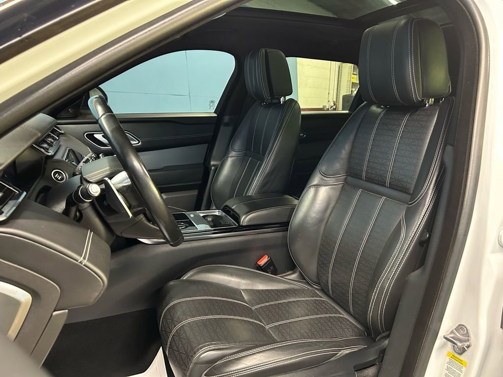 Used 2018 Land Rover Range Rover Velar R-Dynamic HSE image 17