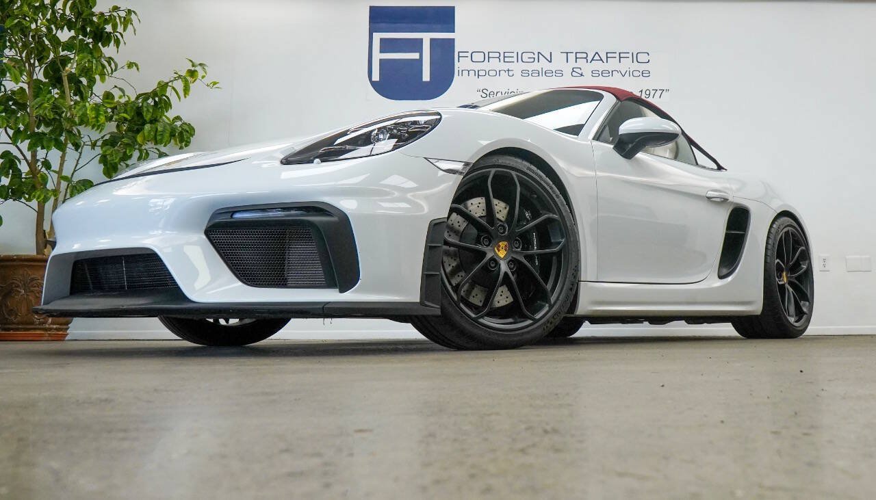 Used 2020 Porsche 718 Boxster Spyder RWD image 49