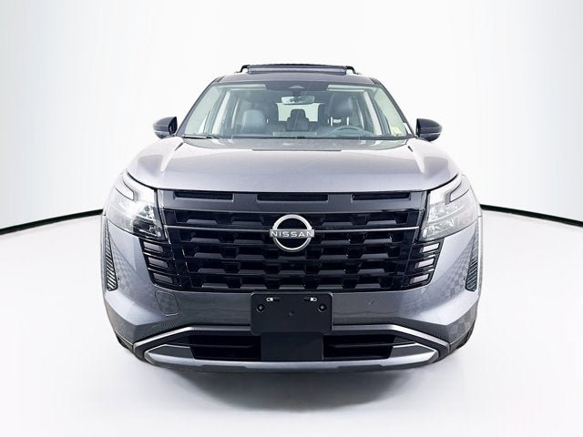 New 2026 Nissan Pathfinder Platinum w/ Cargo Package AWD/4WD image 2