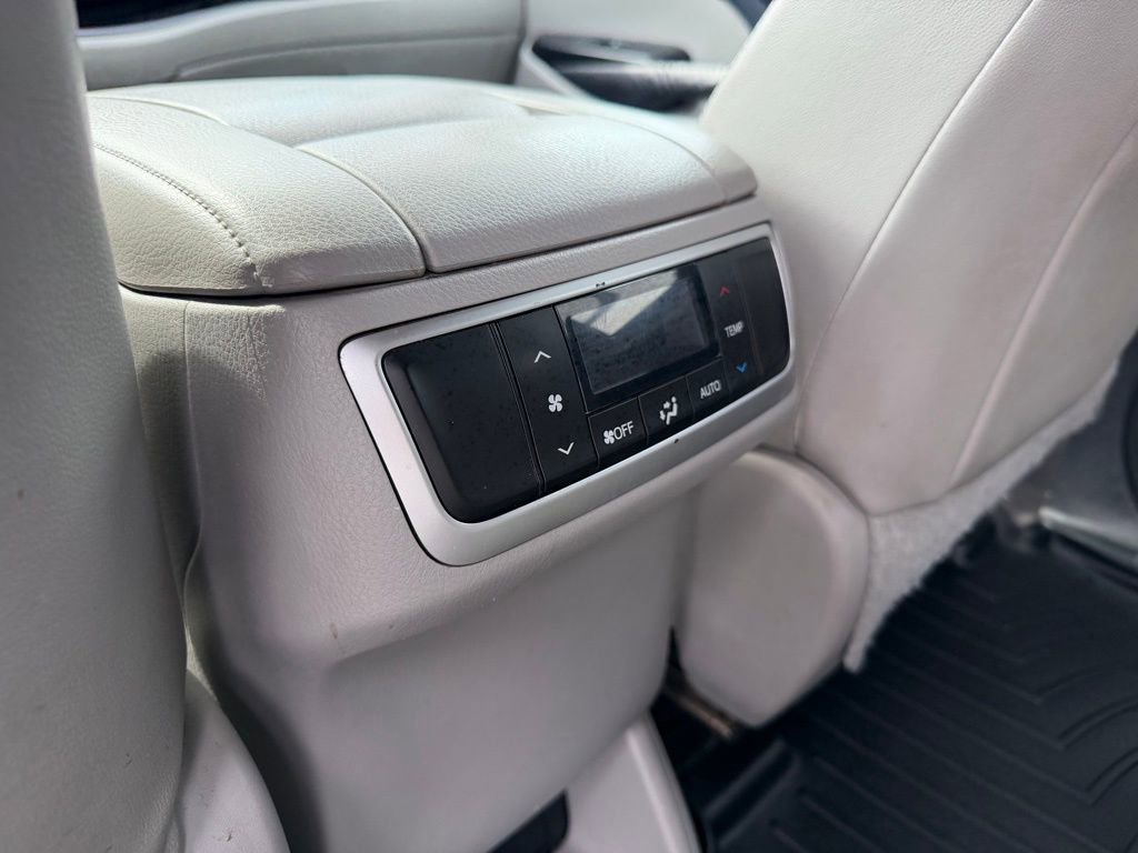 Used 2014 Toyota Highlander Plus image 29