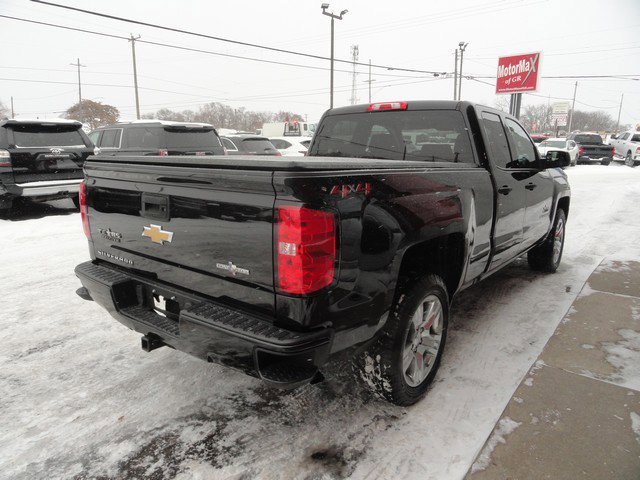 Used 2018 Chevrolet Silverado 1500 Custom w/ Custom Value Package image 5