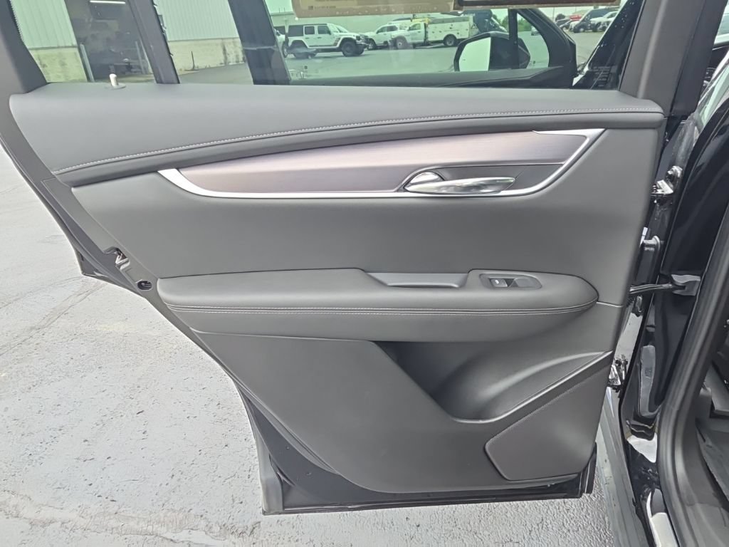 Used 2024 Cadillac XT6 Luxury w/ LPO, Floor Liner Package AWD/4WD image 18